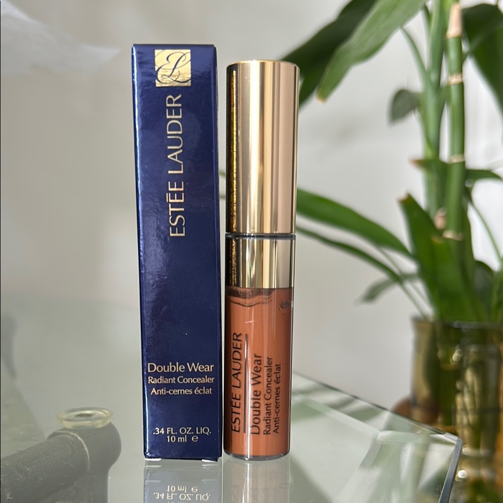 Estée Lauder Double Wear Radiant Concealer in Extra Deep 6N - Discontinued